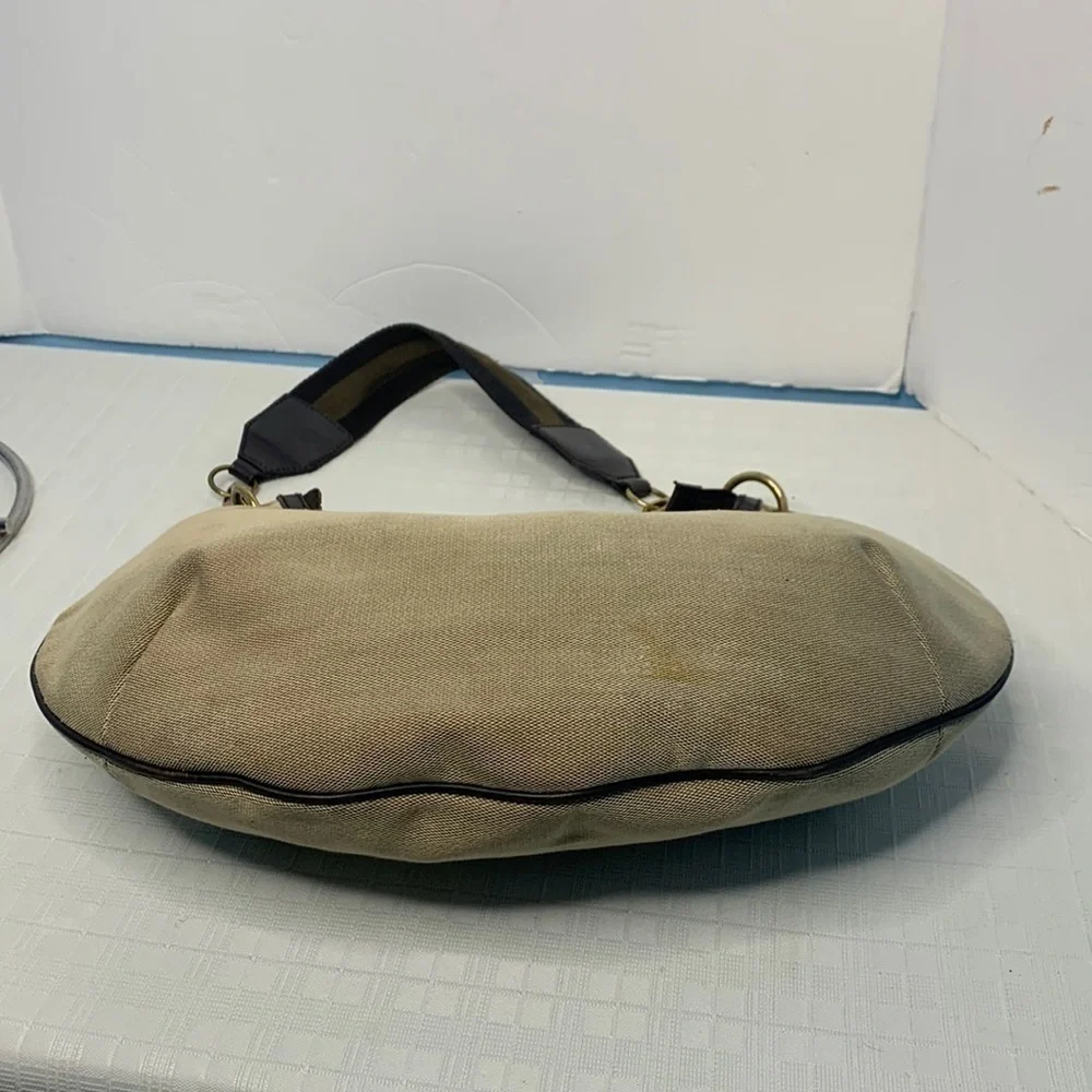 Gucci crescent handbag comes with COA